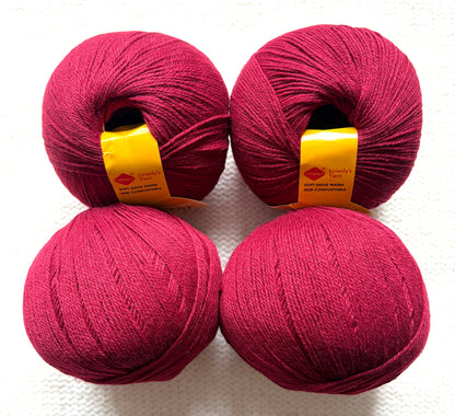 4 balls x 50g Cashmere yarn : 95% Cashmere + 5% Acrylic : 14 Claret Red