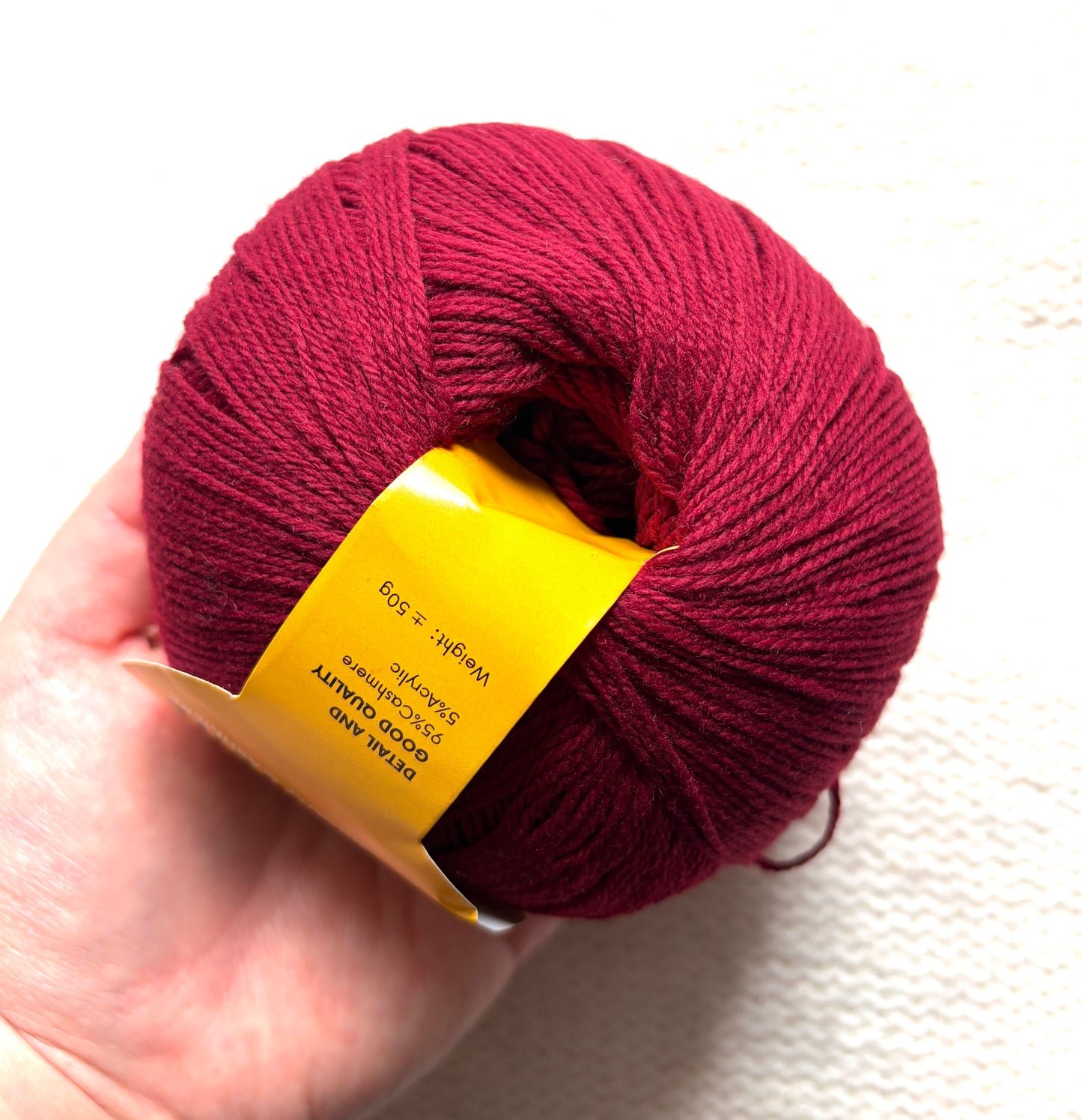 4 balls x 50g Cashmere yarn : 95% Cashmere + 5% Acrylic : 14 Claret Red