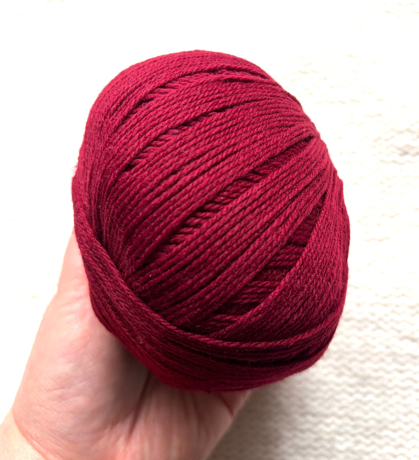 4 balls x 50g Cashmere yarn : 95% Cashmere + 5% Acrylic : 14 Claret Red