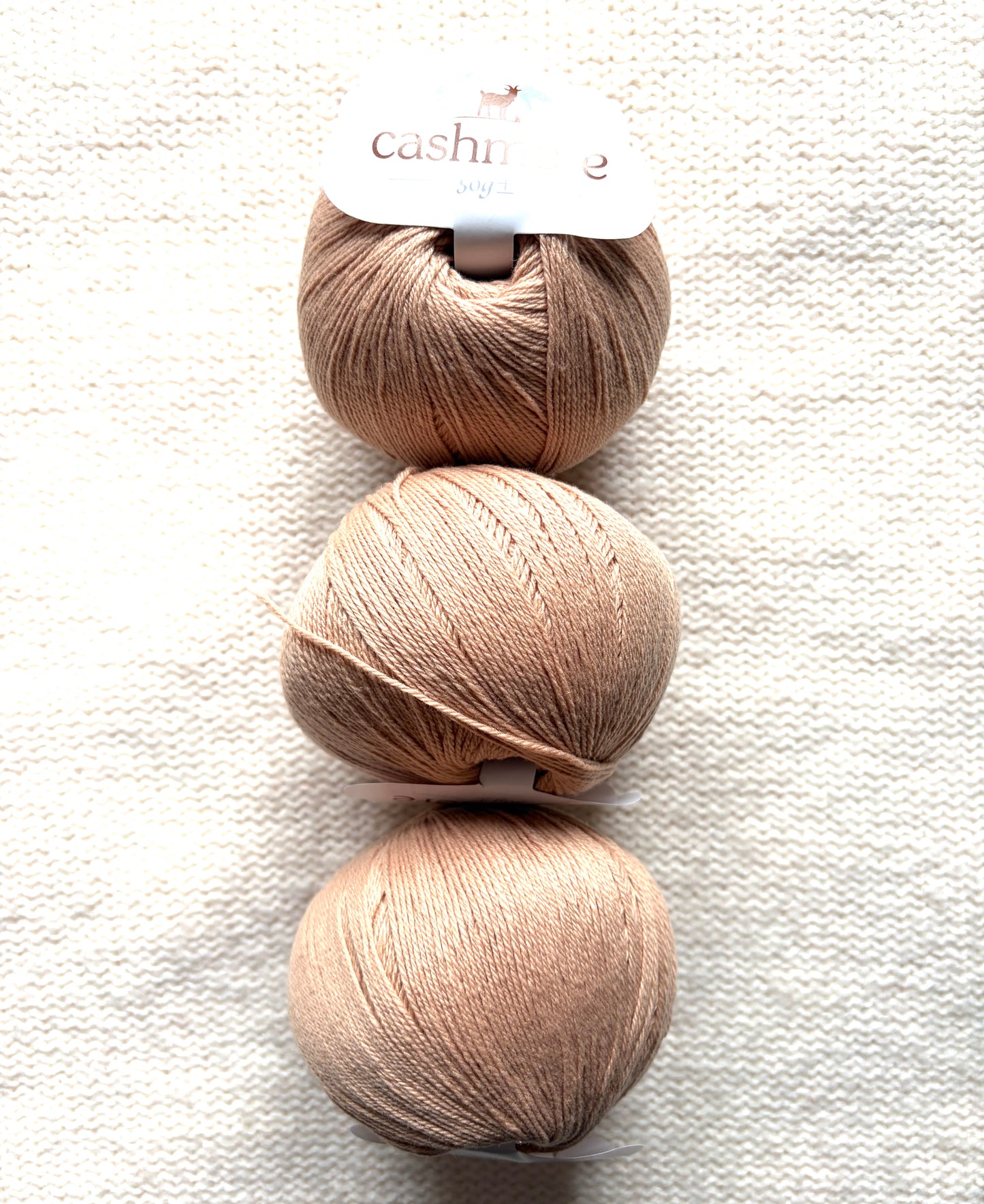 3 balls x 50g Cashmere yarn : 100% Cashmere : 08 Brown Sugar