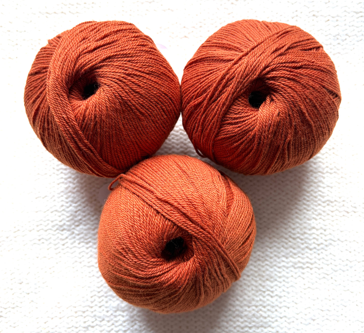 3 balls x 50g Cashmere yarn : 100% Cashmere : 18 Burnt Orange