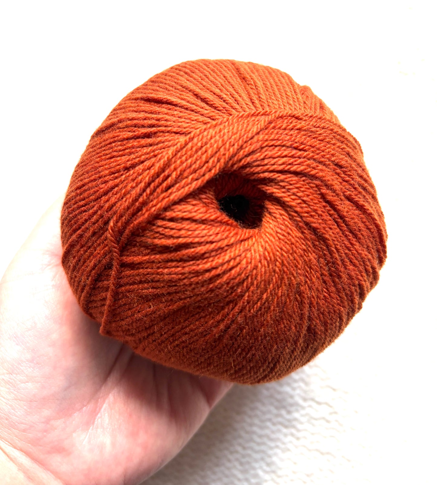 3 balls x 50g Cashmere yarn : 100% Cashmere : 18 Burnt Orange