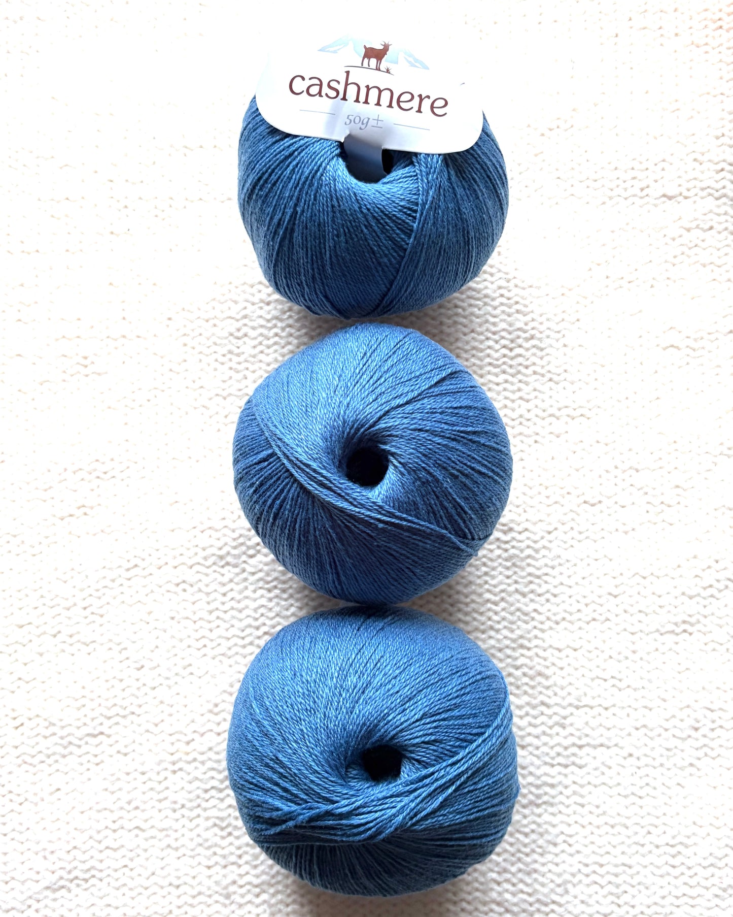 3 balls x 50g Cashmere yarn : 100% Cashmere : 22 Denim Blue