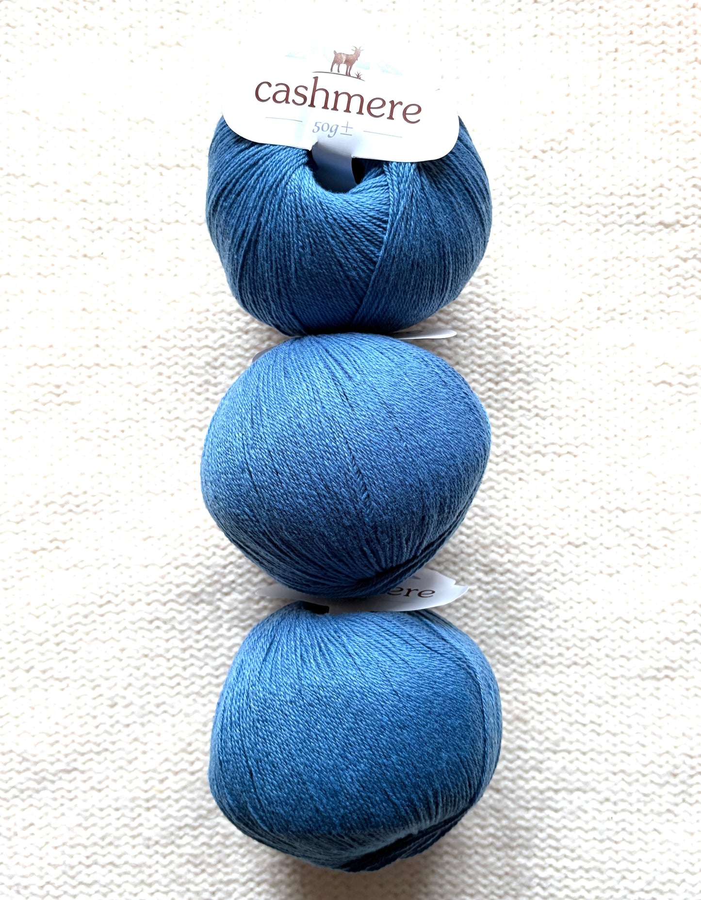 3 balls x 50g Cashmere yarn : 100% Cashmere : 22 Denim Blue