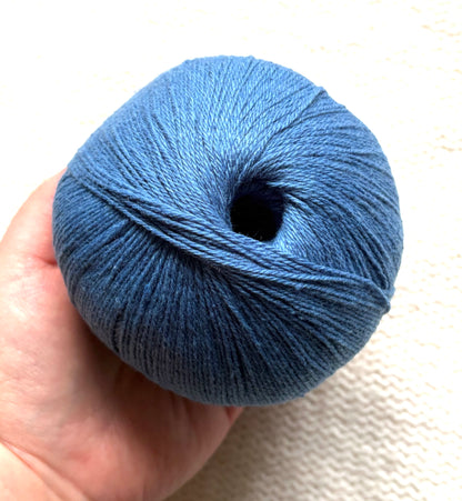 3 balls x 50g Cashmere yarn : 100% Cashmere : 22 Denim Blue