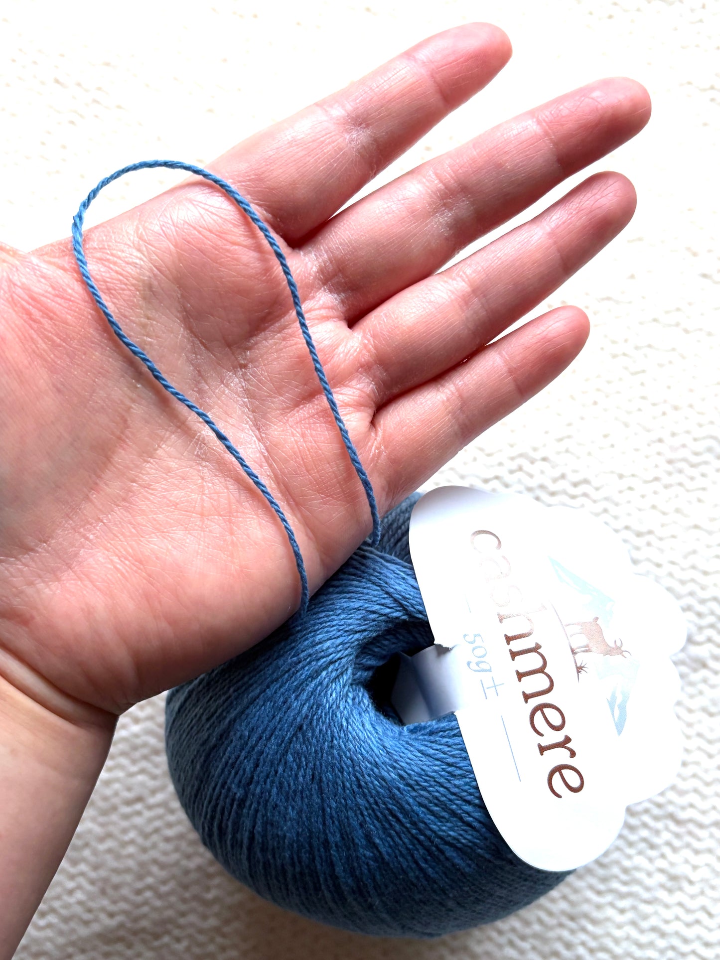 3 balls x 50g Cashmere yarn : 100% Cashmere : 22 Denim Blue