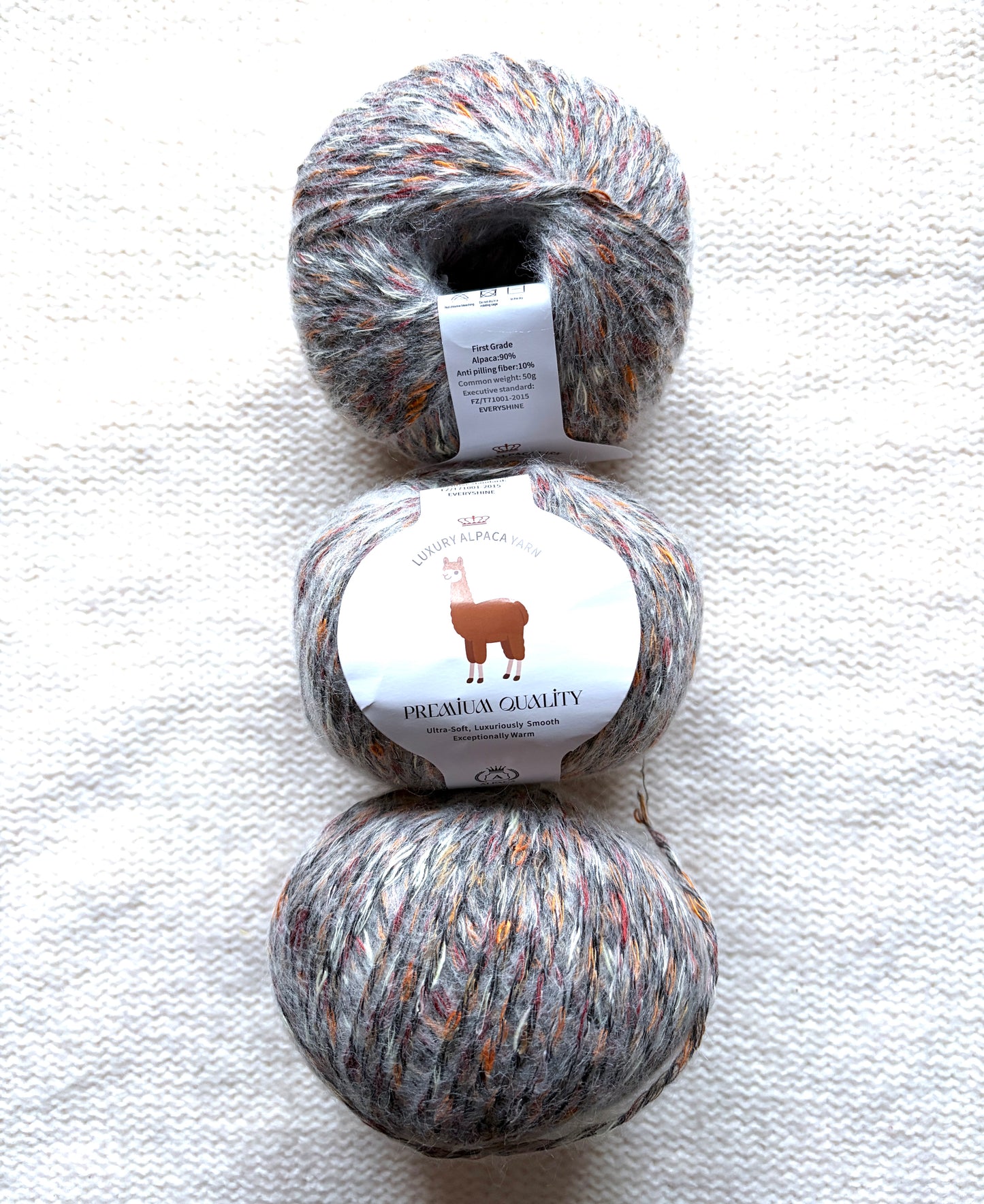 3 balls x 50g Alpaca yarn : 90% Alpaca + 10% Anti Pilling Fiber : 10 Grey