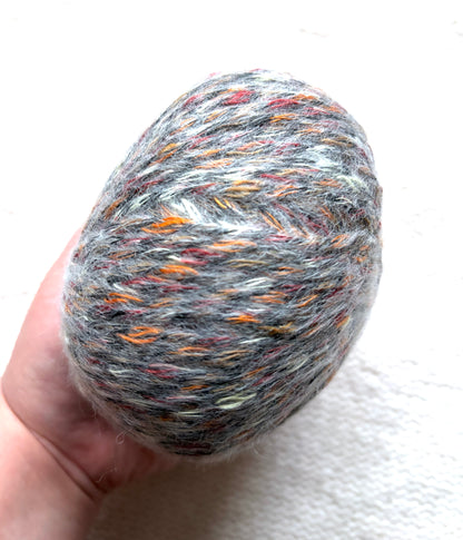 3 balls x 50g Alpaca yarn : 90% Alpaca + 10% Anti Pilling Fiber : 10 Grey