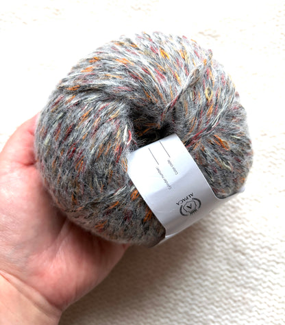 3 balls x 50g Alpaca yarn : 90% Alpaca + 10% Anti Pilling Fiber : 10 Grey