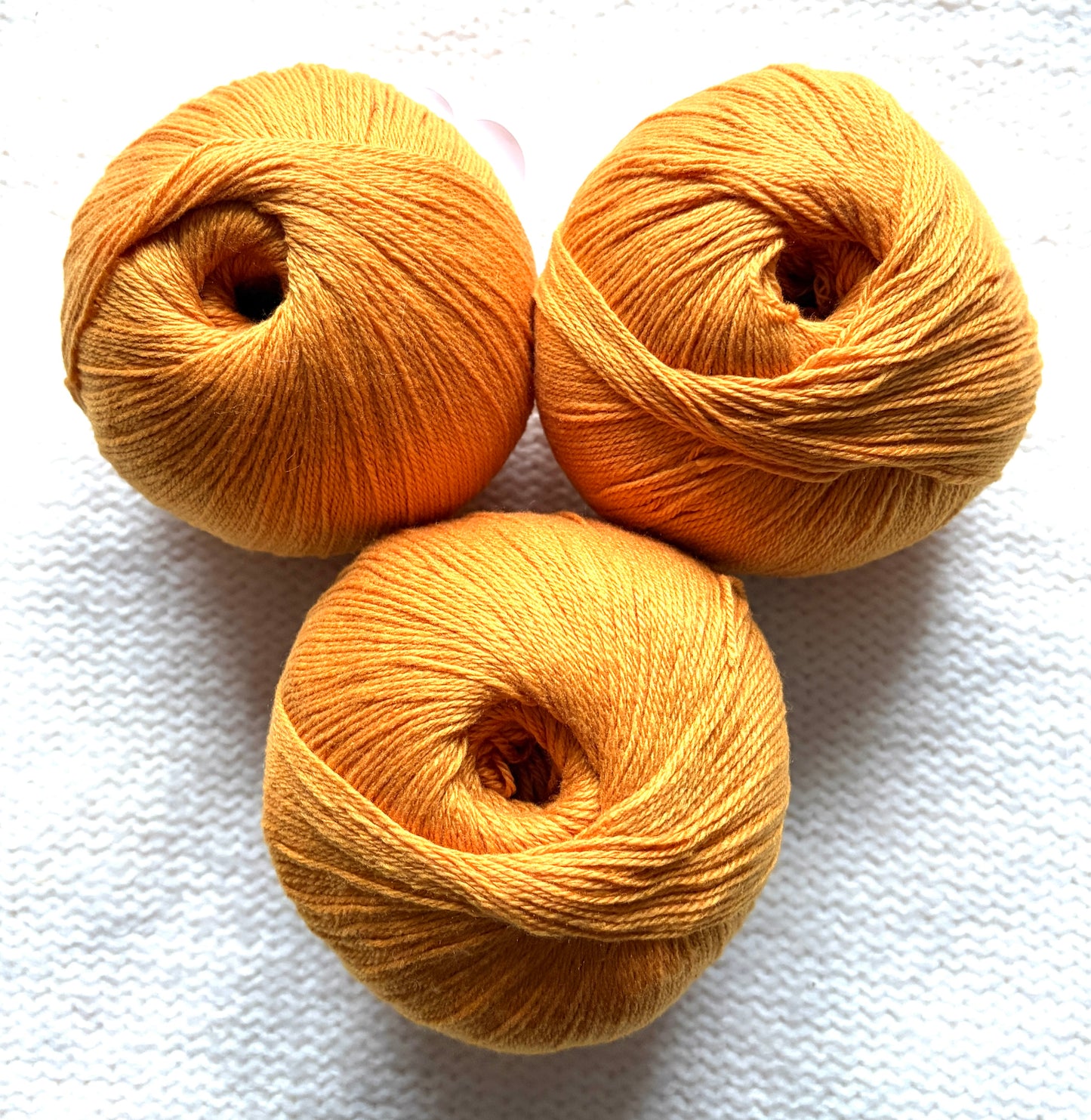 3 balls x 50g Cashmere yarn : 100% Cashmere : 09 Turmeric