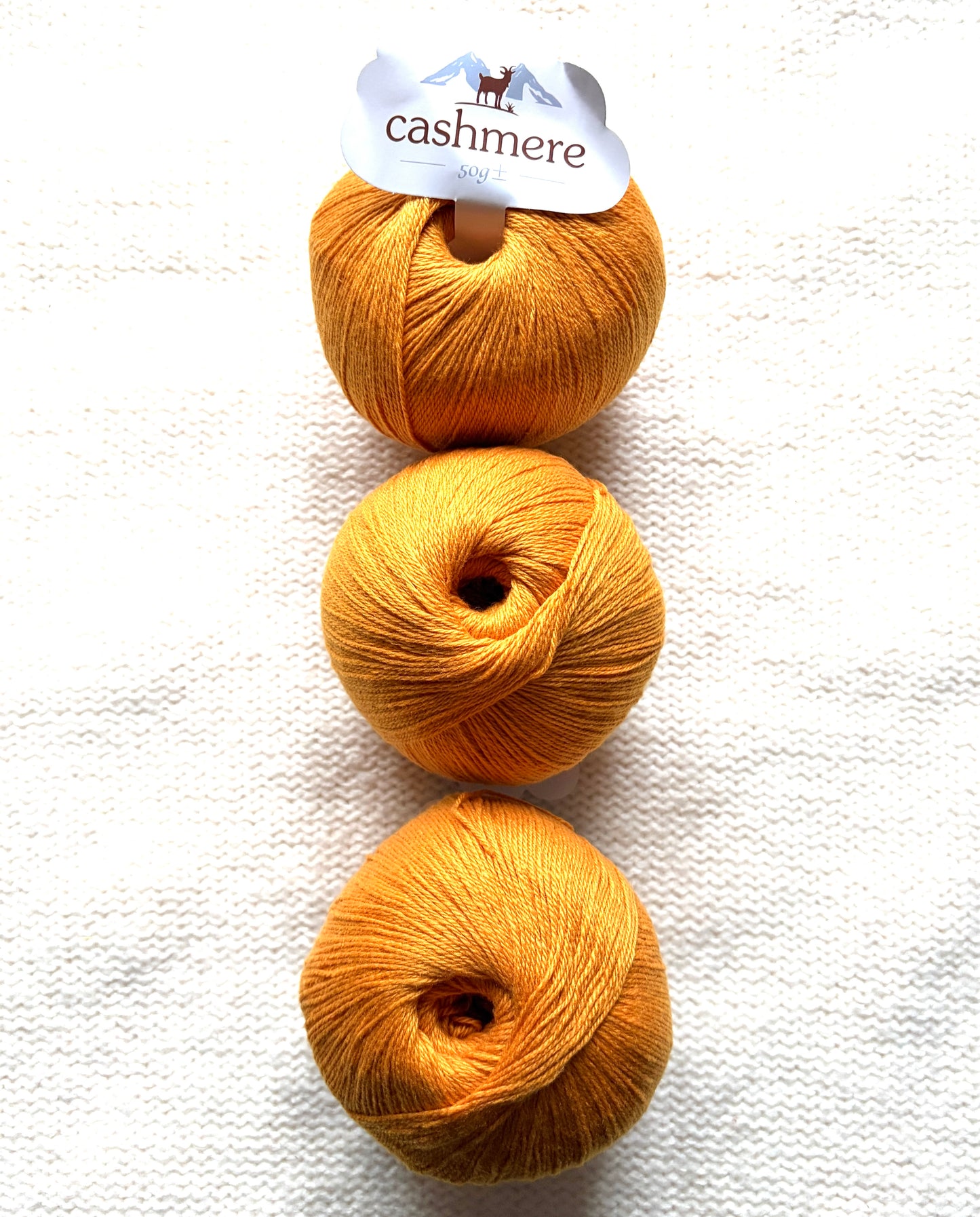 3 balls x 50g Cashmere yarn : 100% Cashmere : 09 Turmeric