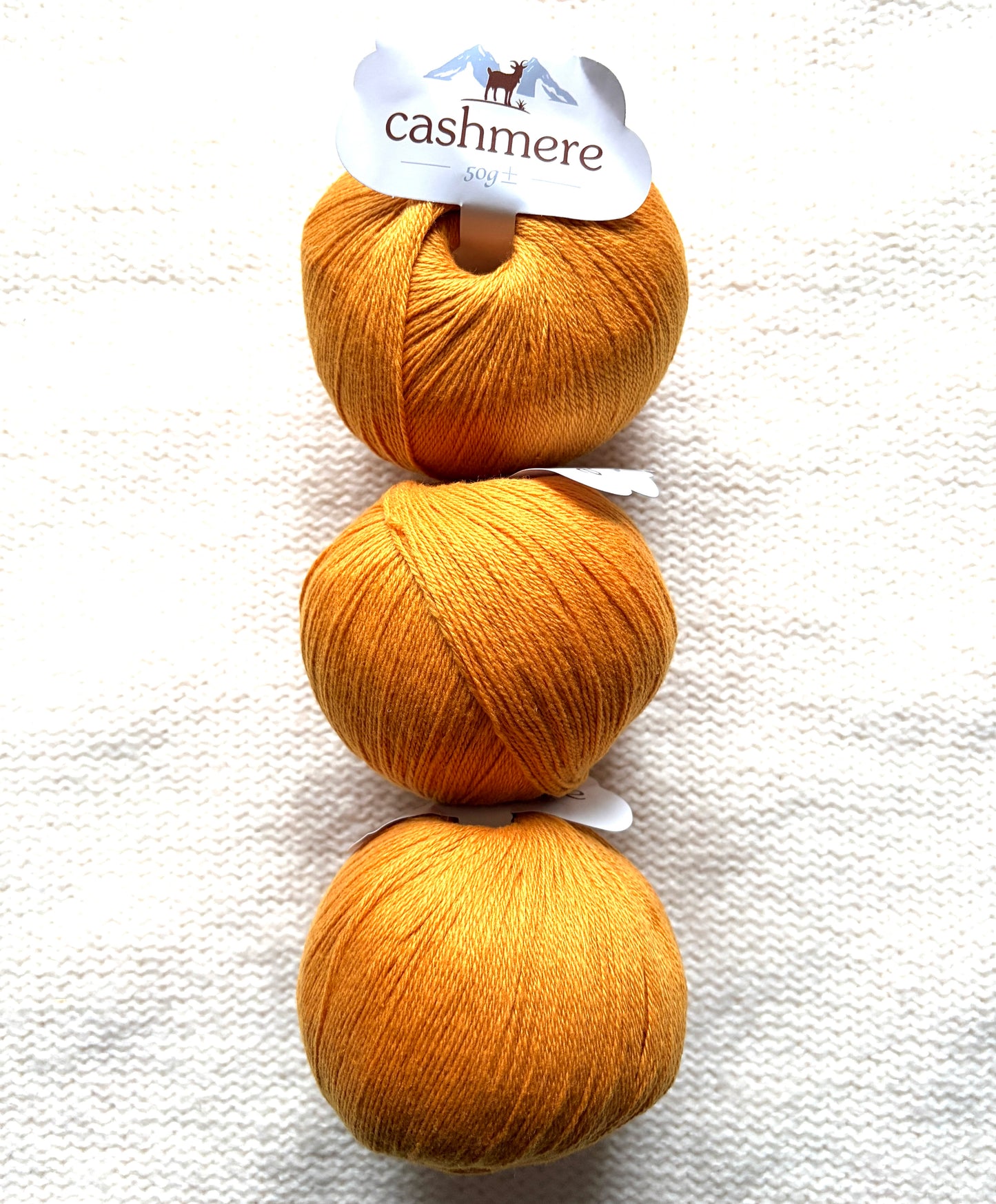 3 balls x 50g Cashmere yarn : 100% Cashmere : 09 Turmeric