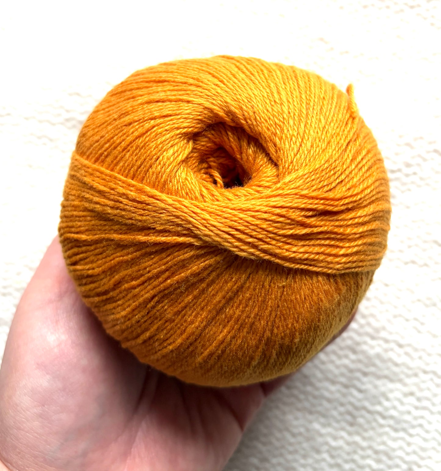 3 balls x 50g Cashmere yarn : 100% Cashmere : 09 Turmeric