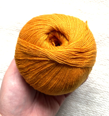 3 balls x 50g Cashmere yarn : 100% Cashmere : 09 Turmeric