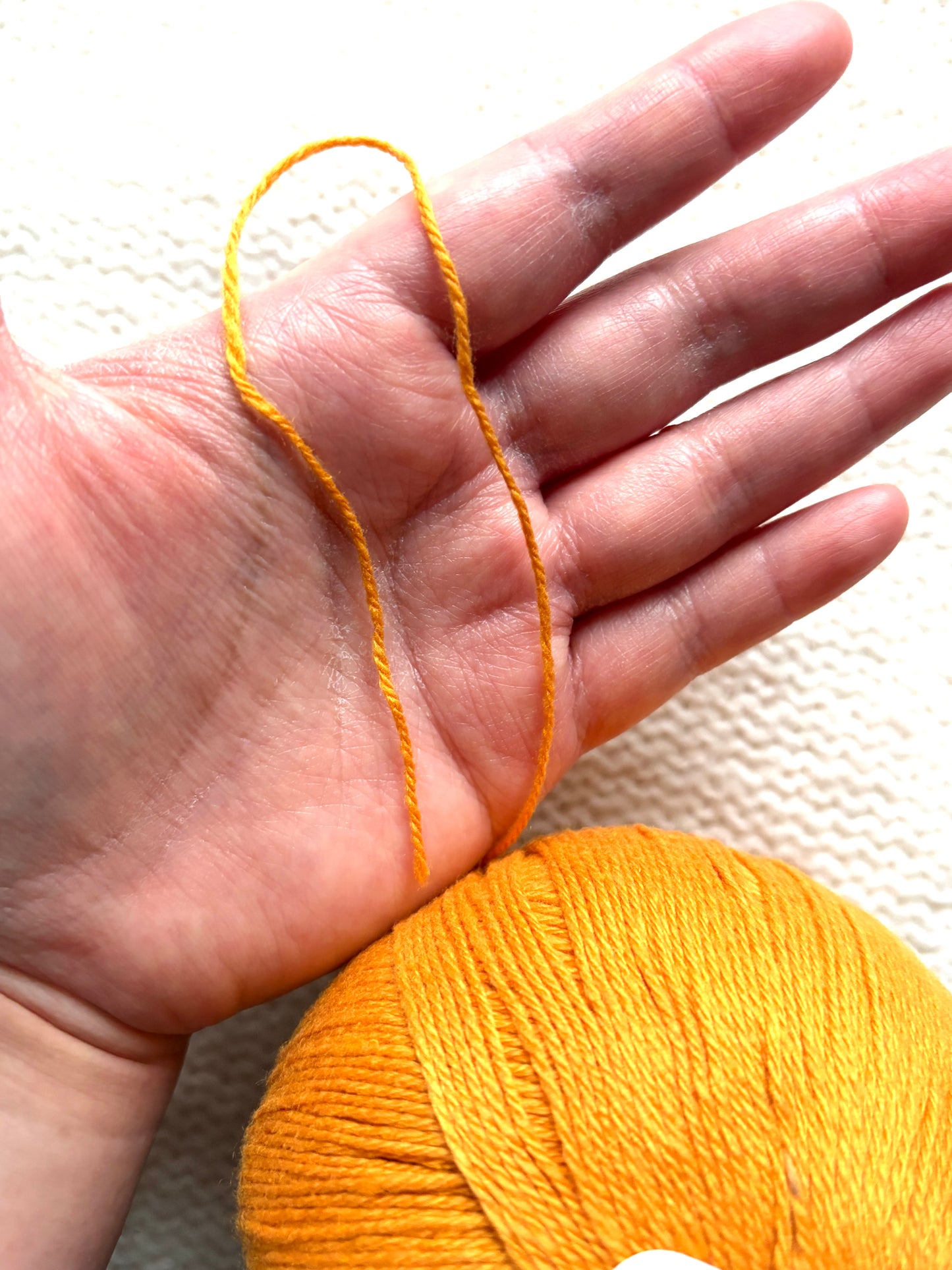3 balls x 50g Cashmere yarn : 100% Cashmere : 09 Turmeric