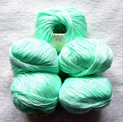 5 balls x 50g Cashmere Silk yarn : Cashmere + Silk + Bamboo fiber : 25 Neon Green