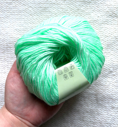 5 balls x 50g Cashmere Silk yarn : Cashmere + Silk + Bamboo fiber : 25 Neon Green