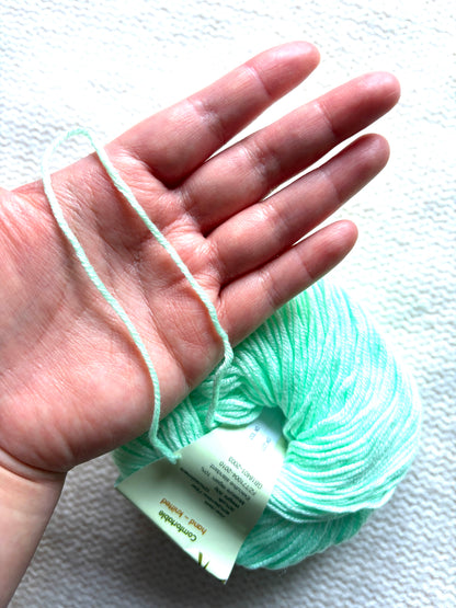5 balls x 50g Cashmere Silk yarn : Cashmere + Silk + Bamboo fiber : 25 Neon Green
