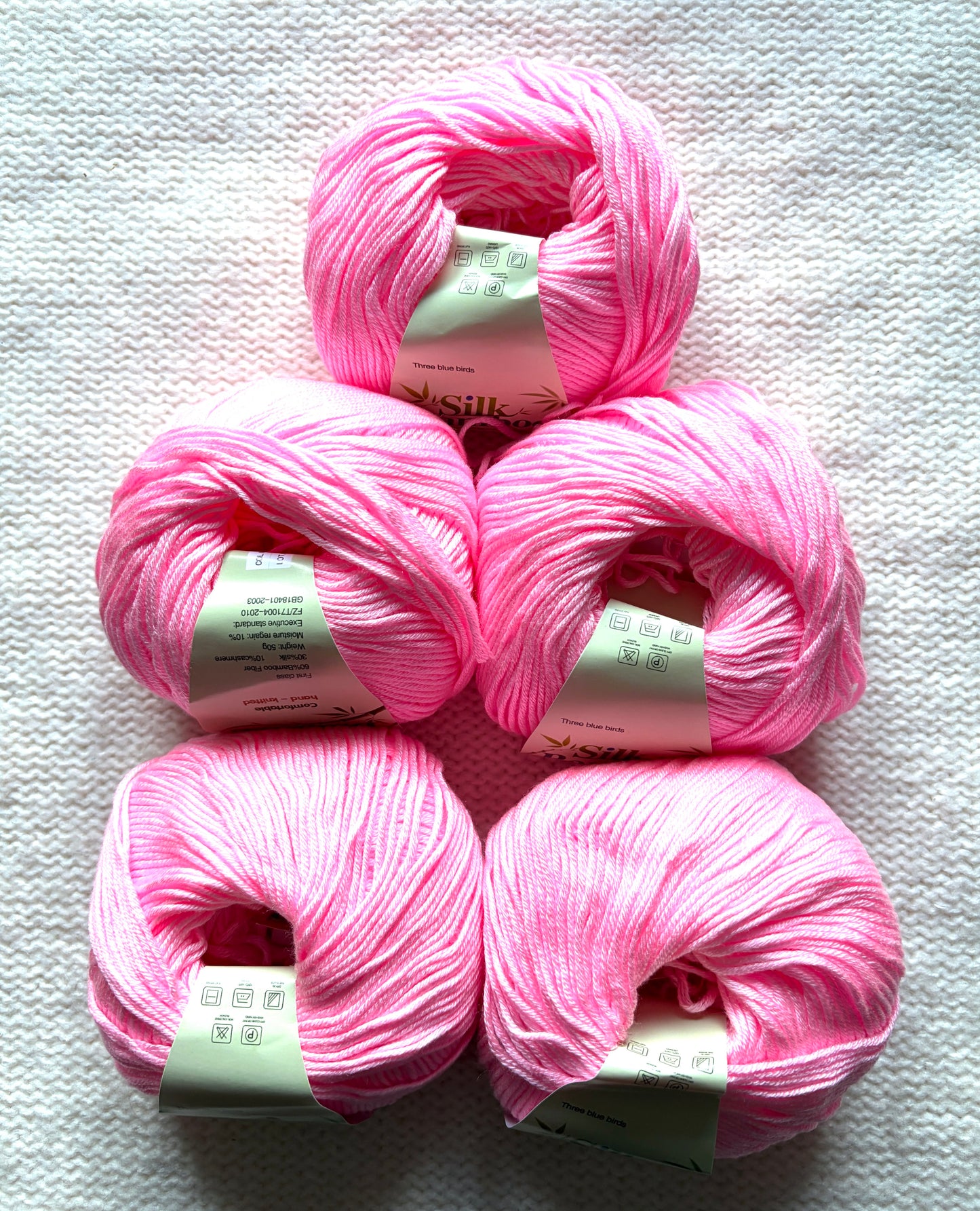 5 balls x 50g Cashmere Silk yarn : Cashmere + Silk + Bamboo fiber : 07 Neon Pink