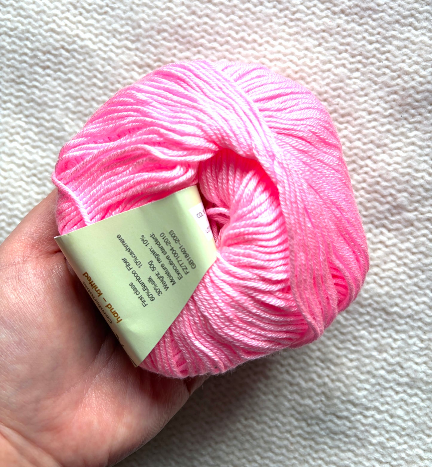 5 balls x 50g Cashmere Silk yarn : Cashmere + Silk + Bamboo fiber : 07 Neon Pink