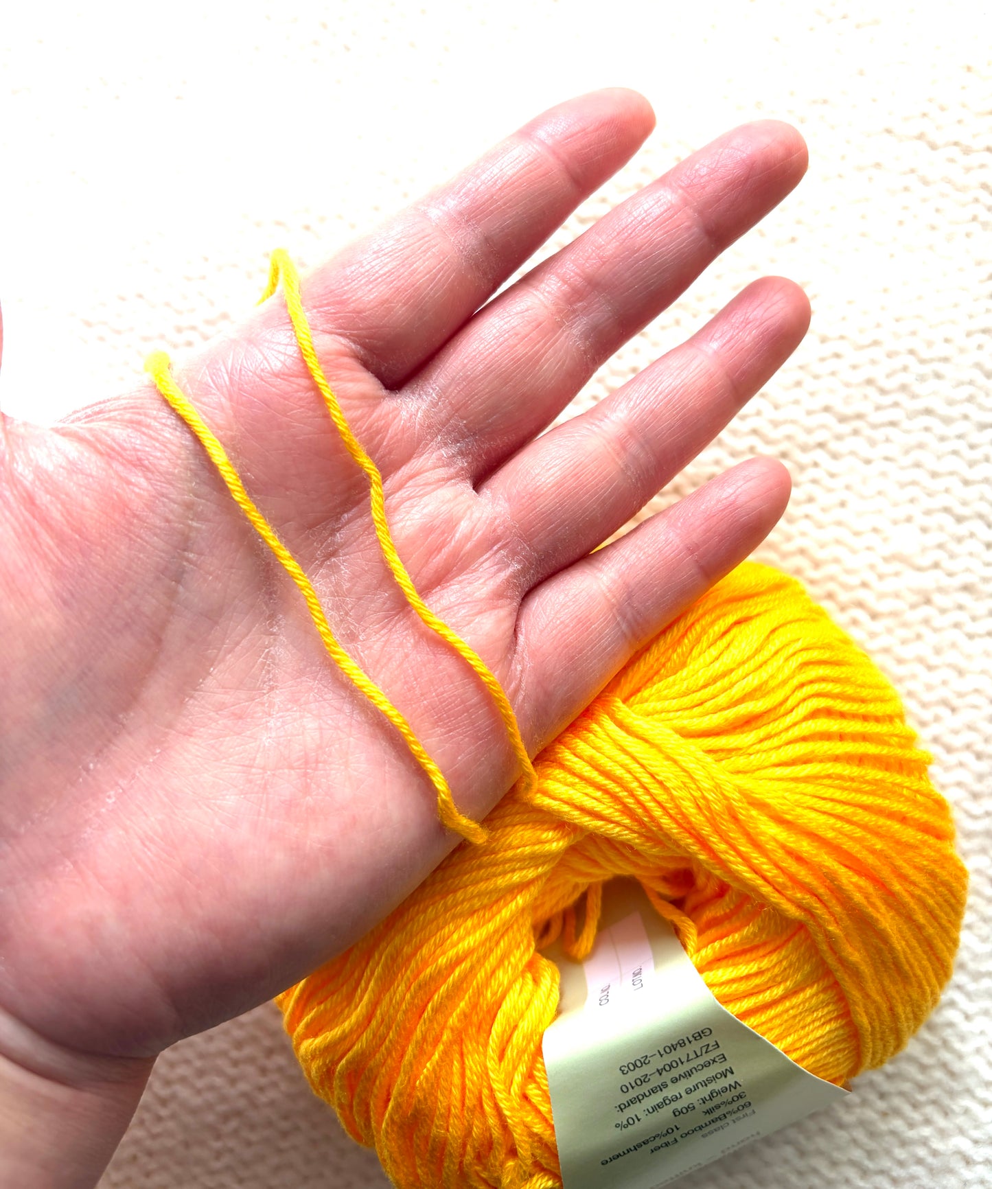 5 balls x 50g Cashmere Silk yarn : Cashmere + Silk + Bamboo fiber : 14 Marigold
