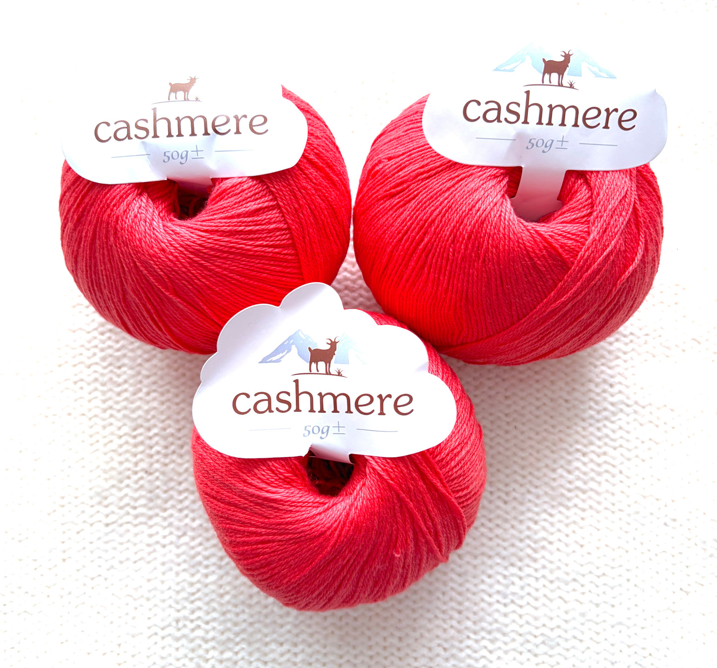 3 balls x 50g Cashmere yarn : 100% Cashmere : 11 Coral Red