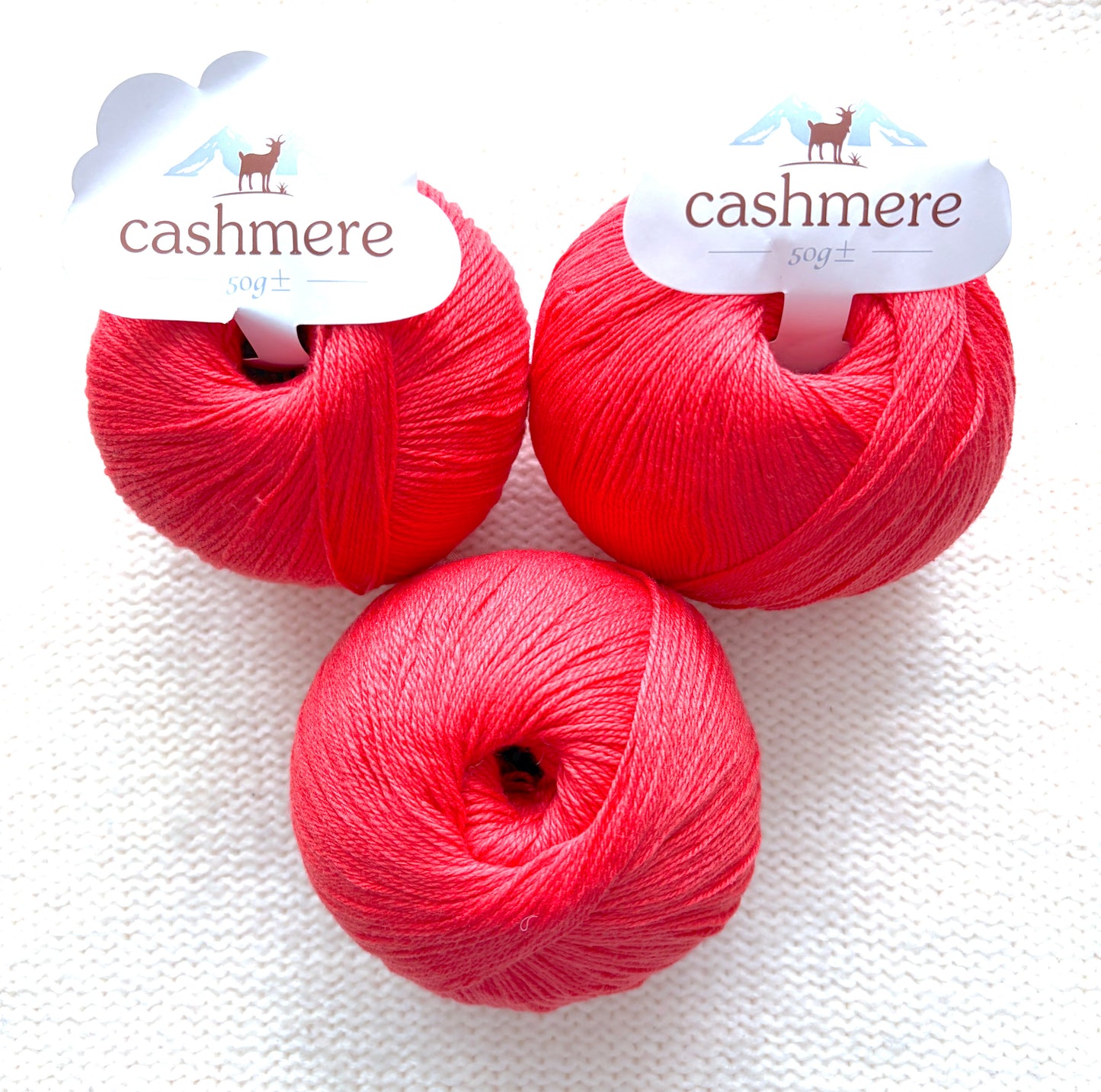 3 balls x 50g Cashmere yarn : 100% Cashmere : 11 Coral Red