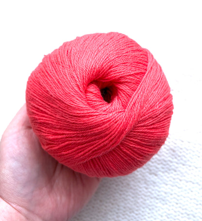 3 balls x 50g Cashmere yarn : 100% Cashmere : 11 Coral Red