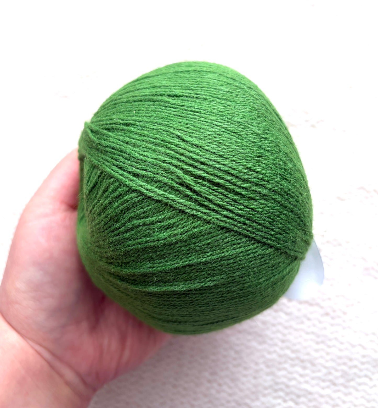 3 balls x 50g Cashmere yarn : 100% Cashmere : 26 Grass Green
