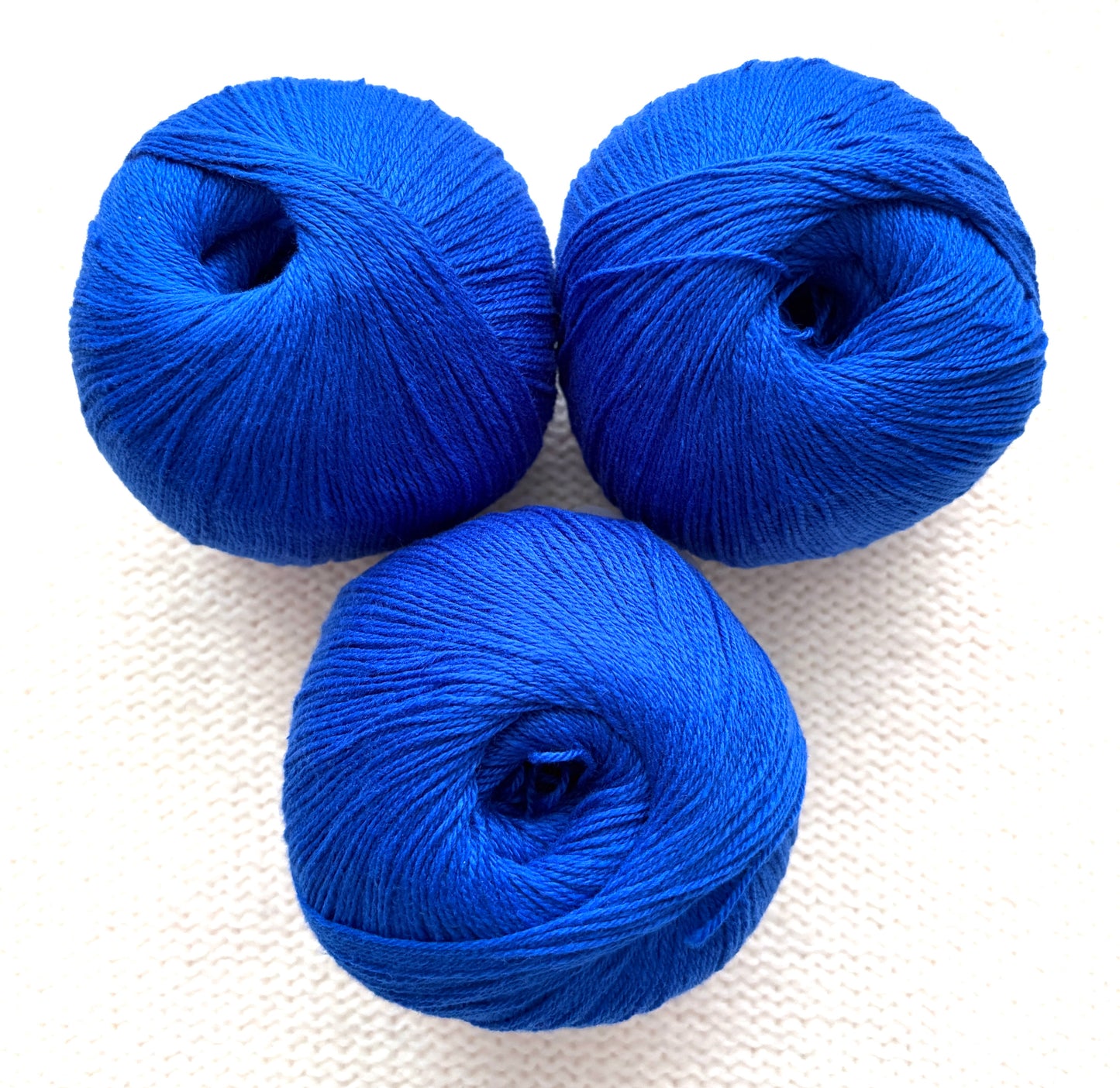 3 balls x 50g Cashmere yarn : 100% Cashmere : 15 Royal Blue