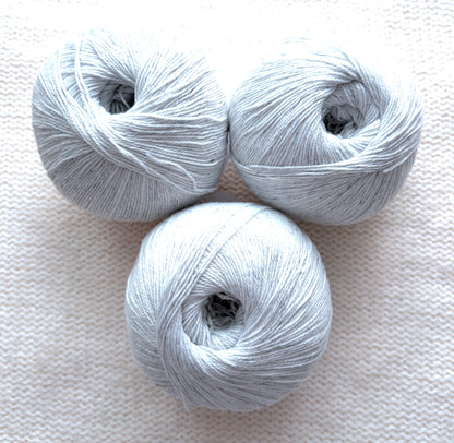 3 balls x 50g Cashmere yarn : 100% Cashmere : 03 Heather Grey