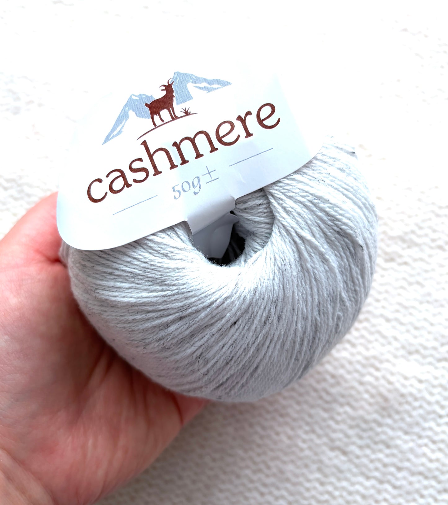 3 balls x 50g Cashmere yarn : 100% Cashmere : 03 Heather Grey