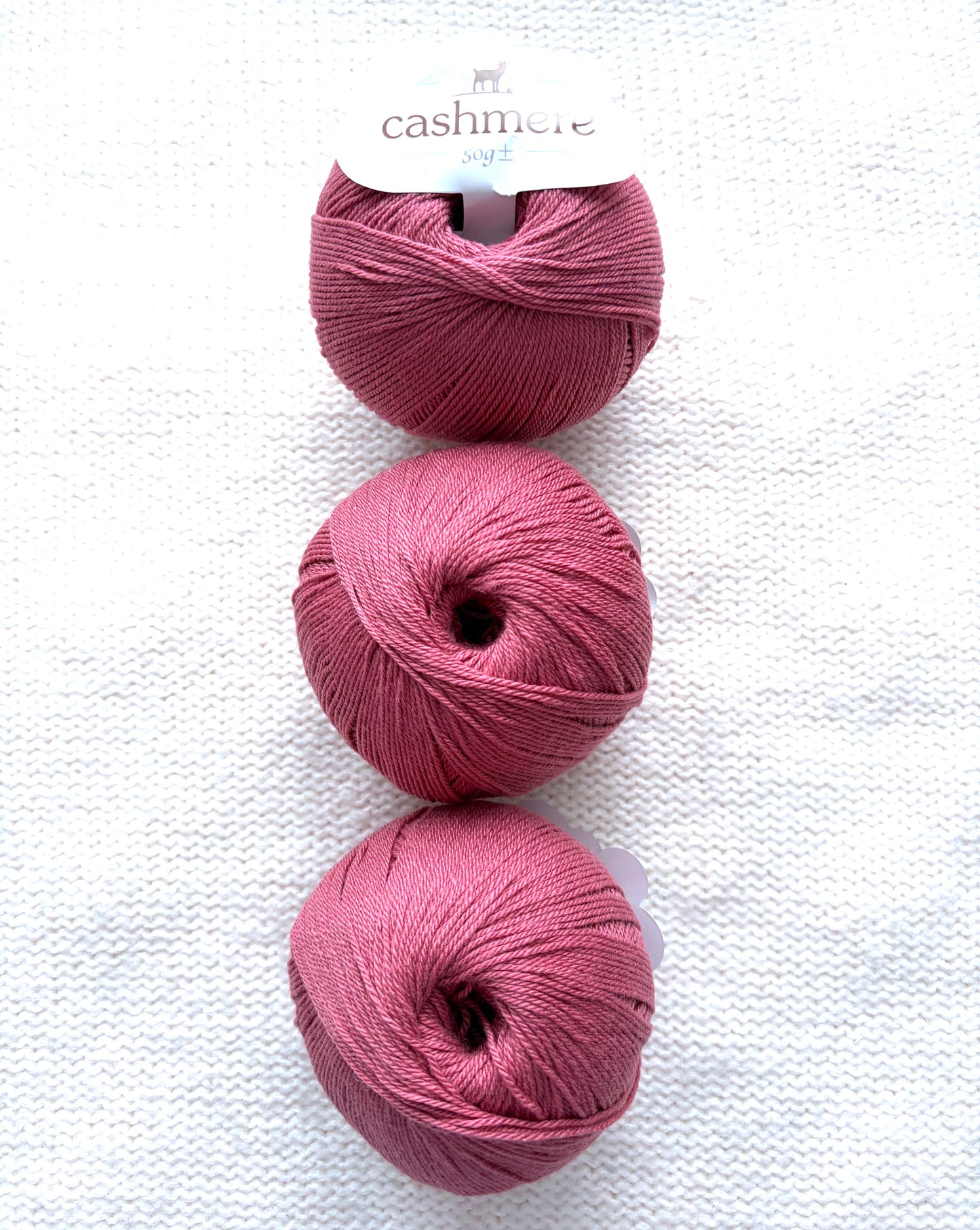 3 balls x 50g Cashmere yarn : 100% Cashmere : 25 Rose Red