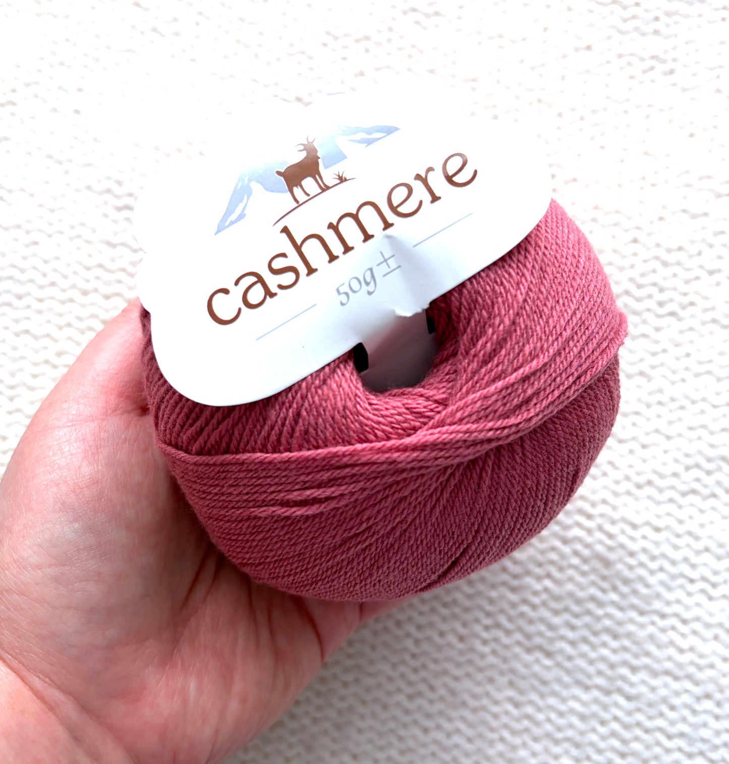 3 balls x 50g Cashmere yarn : 100% Cashmere : 25 Rose Red