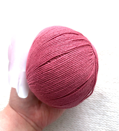 3 balls x 50g Cashmere yarn : 100% Cashmere : 25 Rose Red