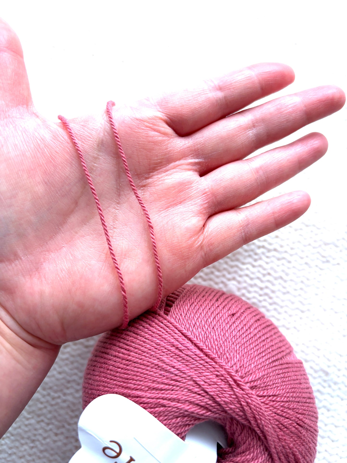 3 balls x 50g Cashmere yarn : 100% Cashmere : 25 Rose Red