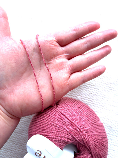 3 balls x 50g Cashmere yarn : 100% Cashmere : 25 Rose Red