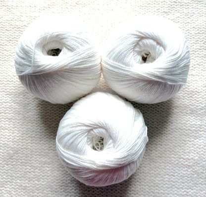 3 balls x 50g Cashmere yarn : 100% Cashmere : 01 White