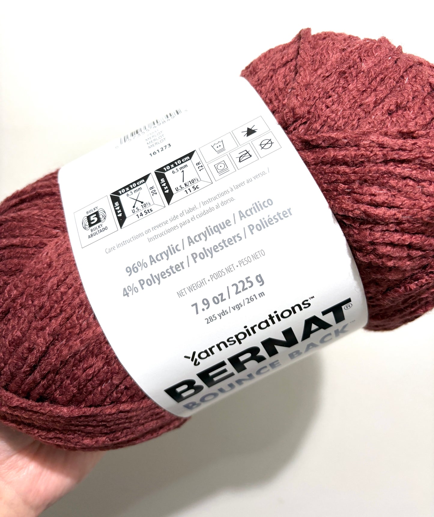 2 Balls x 255g Bernat Bounce Back Yarn Bulky Yarn : Merlot