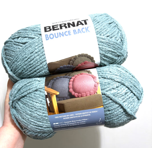 2 Balls x 255g Bernat Bounce Back Yarn Bulky Yarn : Frosted Blue