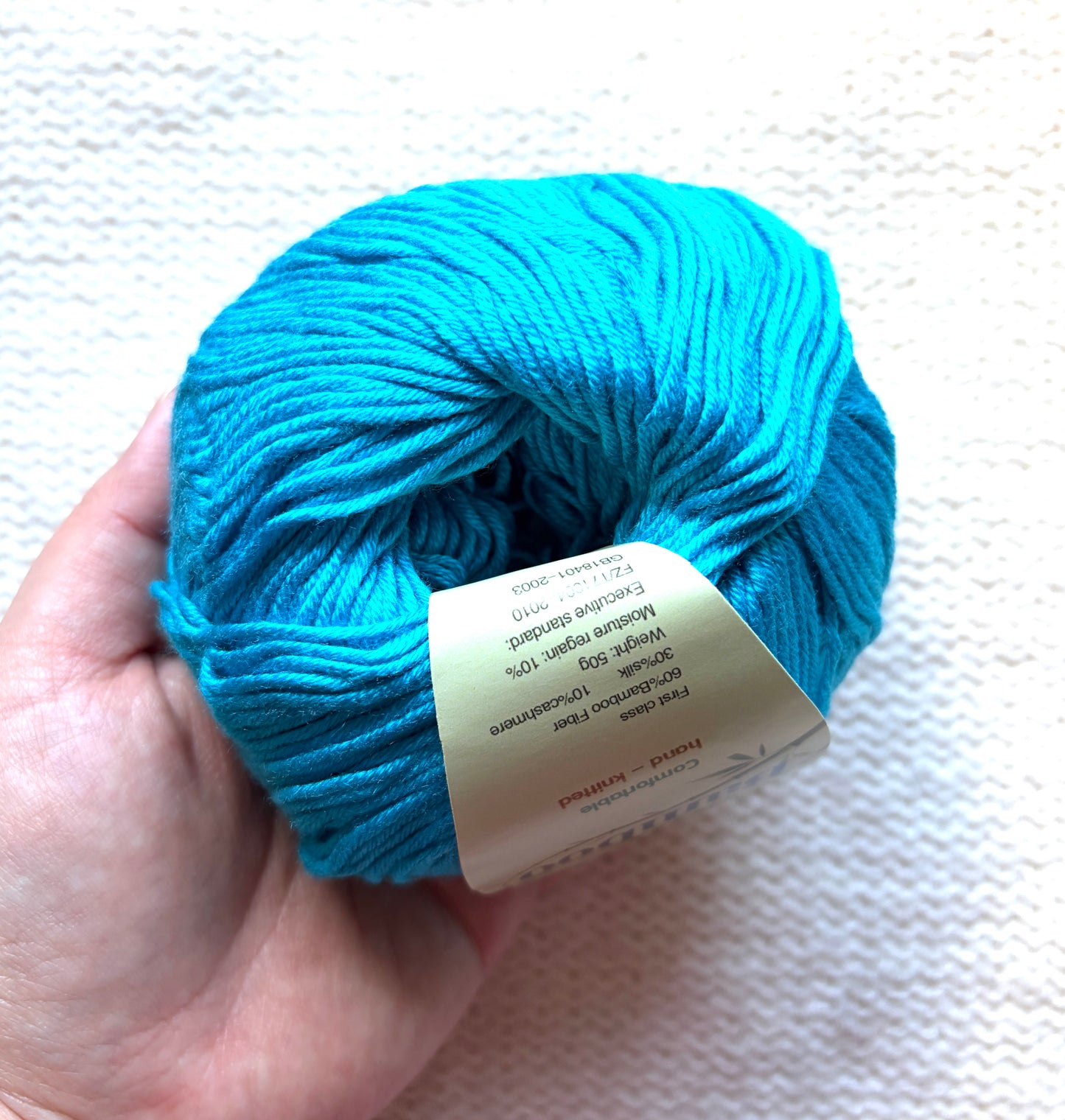 5 balls x 50g Cashmere Silk yarn : Cashmere + Silk + Bamboo fiber : 27 Bright Cerulean Blue