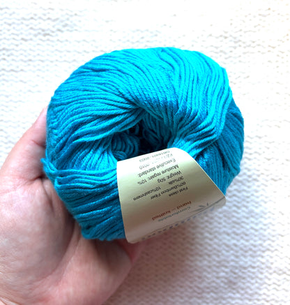 5 balls x 50g Cashmere Silk yarn : Cashmere + Silk + Bamboo fiber : 27 Bright Cerulean Blue