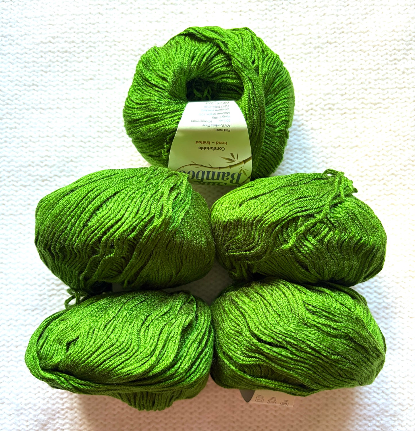 5 balls x 50g Cashmere Silk yarn : Cashmere + Silk + Bamboo fiber : 09 Sap Green