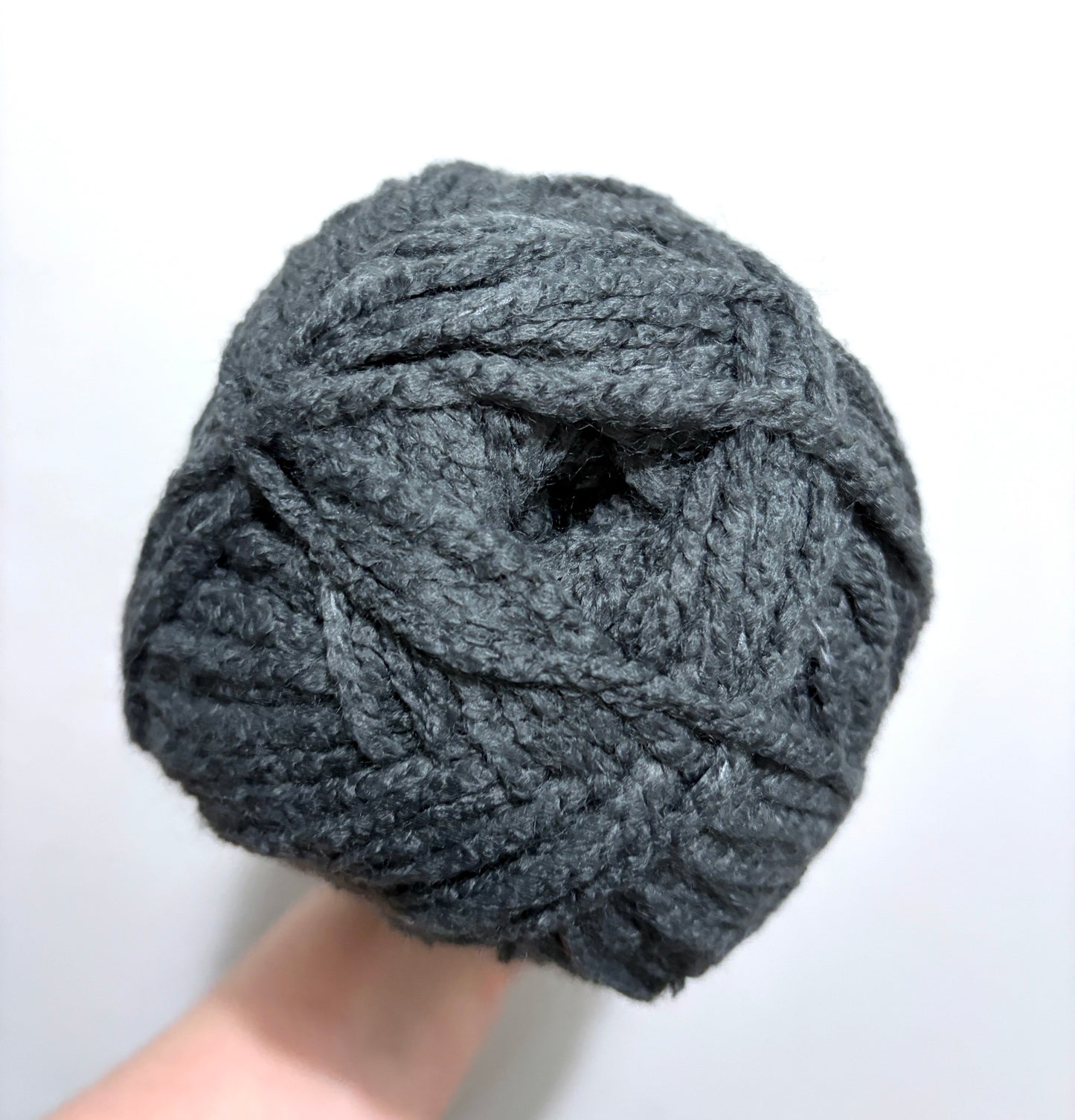 2 Balls x 255g Bernat Bounce Back Yarn Bulky Yarn : Black Bear