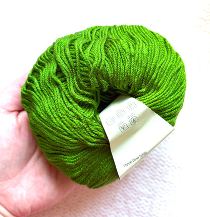 5 balls x 50g Cashmere Silk yarn : Cashmere + Silk + Bamboo fiber : 09 Sap Green