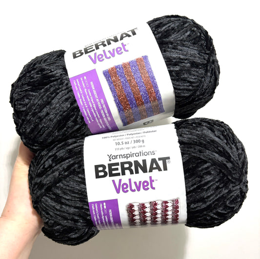 2 Balls x 300g Bernat Velvet Yarn Bulky Yarn : Blackbird