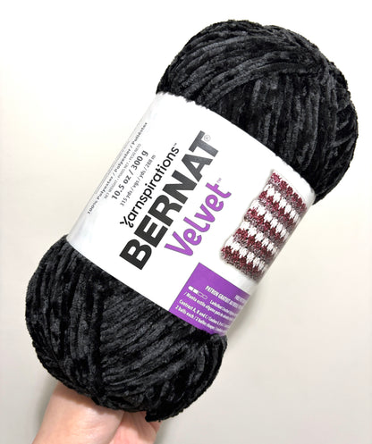 2 Balls x 300g Bernat Velvet Yarn Bulky Yarn : Blackbird