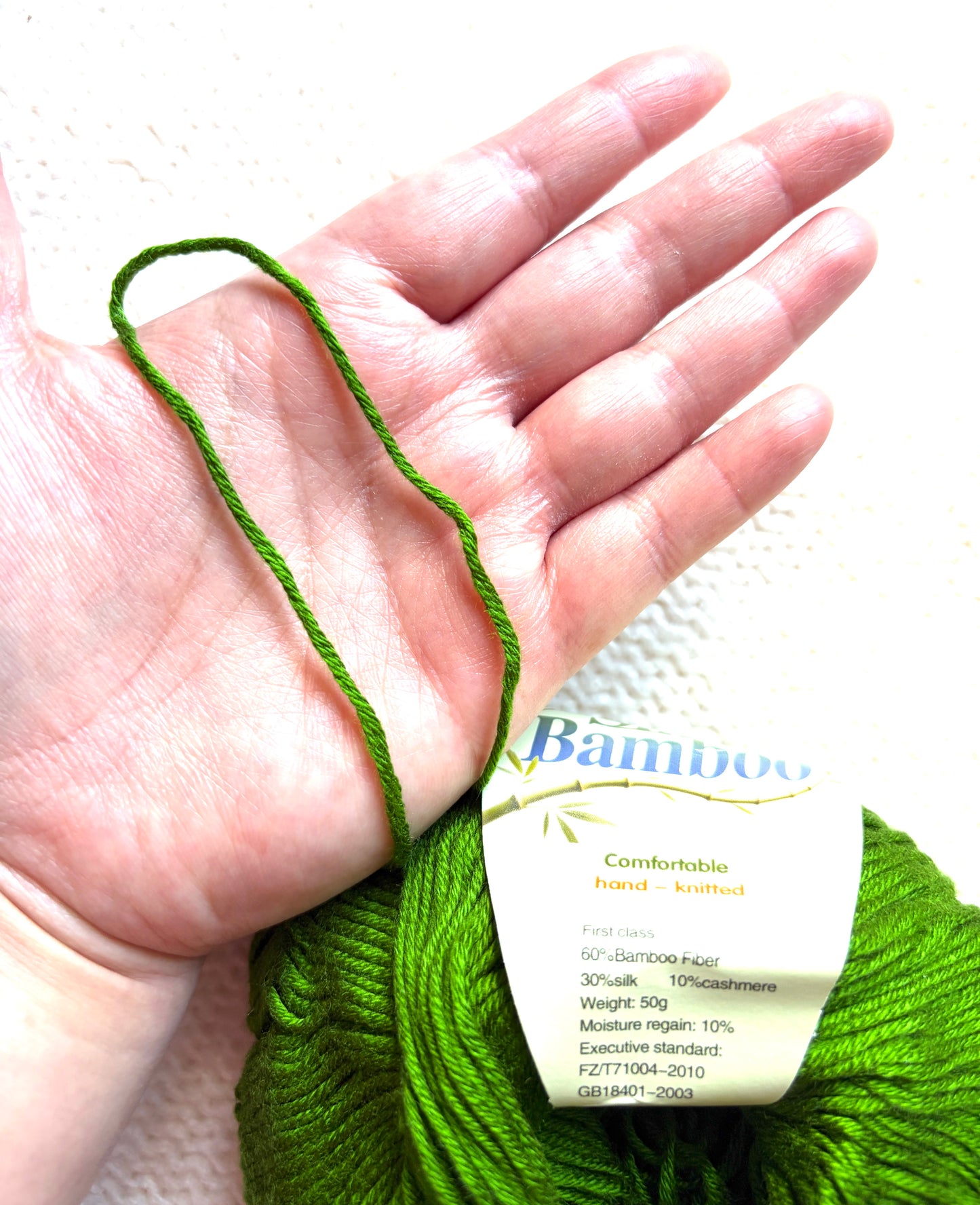 5 balls x 50g Cashmere Silk yarn : Cashmere + Silk + Bamboo fiber : 09 Sap Green
