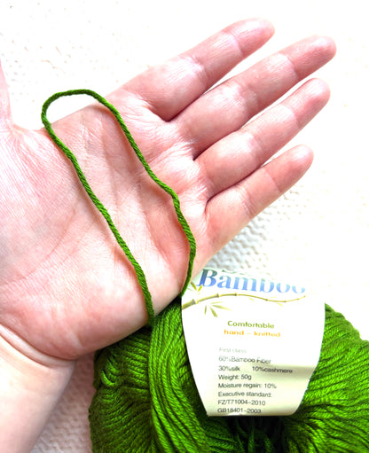 5 balls x 50g Cashmere Silk yarn : Cashmere + Silk + Bamboo fiber : 09 Sap Green
