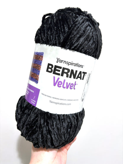 2 Balls x 300g Bernat Velvet Yarn Bulky Yarn : Blackbird